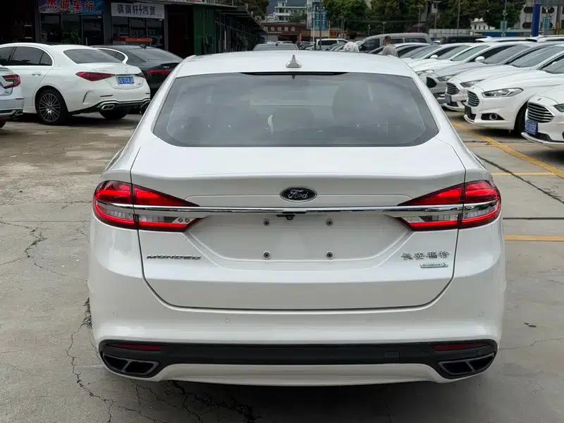 2018 Ford Mondeo EcoBoost 200 Luxury — миниатюра 5