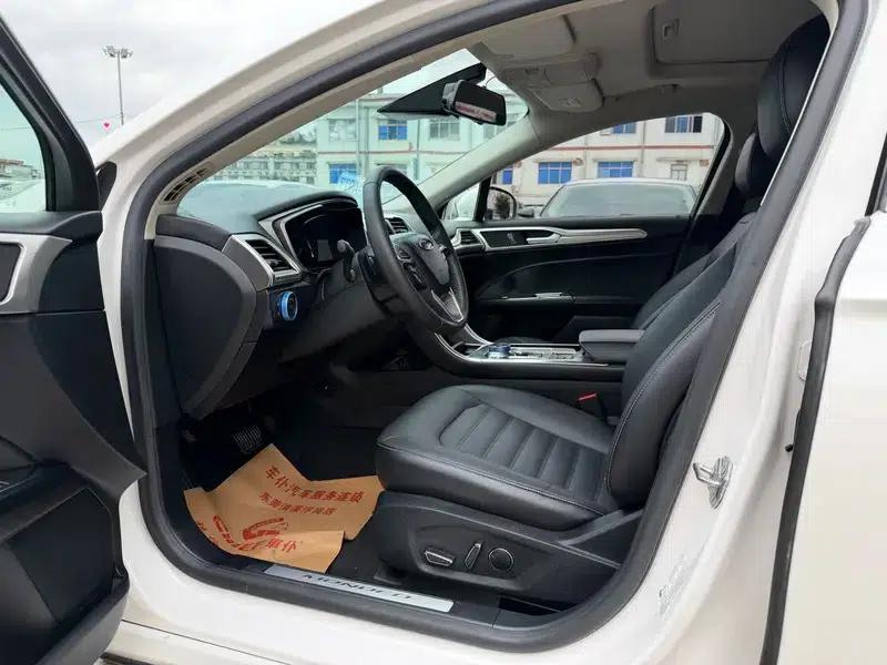 2018 Ford Mondeo EcoBoost 200 Luxury — миниатюра 8