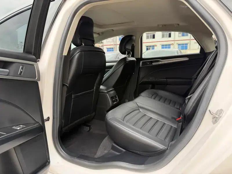 2018 Ford Mondeo EcoBoost 200 Luxury — миниатюра 9
