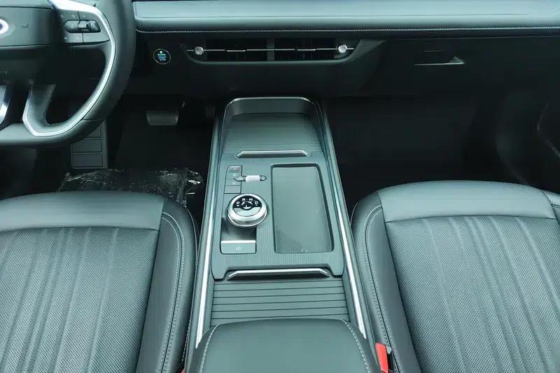 2025 Ford Mondeo EcoBoost 180 Luxury — миниатюра 14