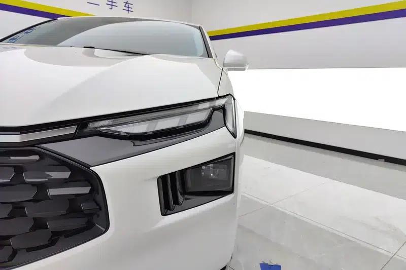 2025 Ford Mondeo EcoBoost 180 Luxury — миниатюра 5