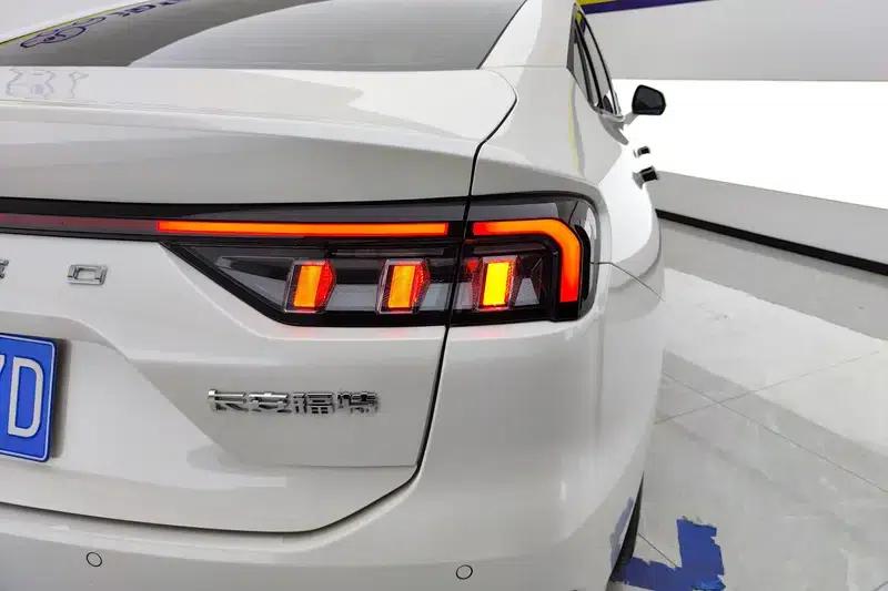 2025 Ford Mondeo EcoBoost 180 Luxury — миниатюра 6