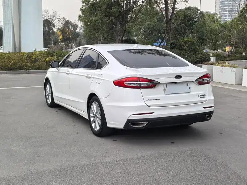 2020 Ford Mondeo EcoBoost 180 Fashion Edition — миниатюра 4