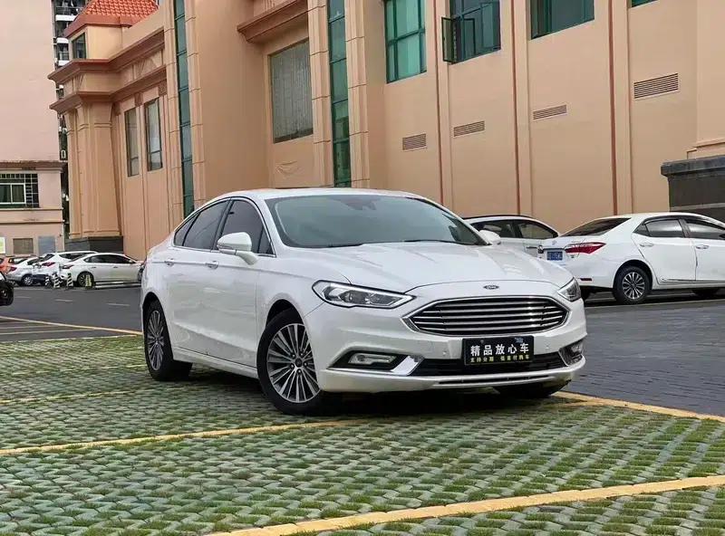 2017 Ford Mondeo EcoBoost 200 Luxury — миниатюра 3