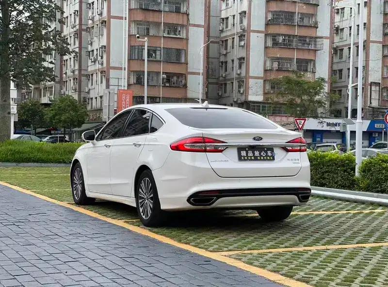 2017 Ford Mondeo EcoBoost 200 Luxury — миниатюра 5