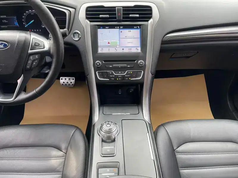 2017 Ford Mondeo EcoBoost 200 Luxury — миниатюра 9