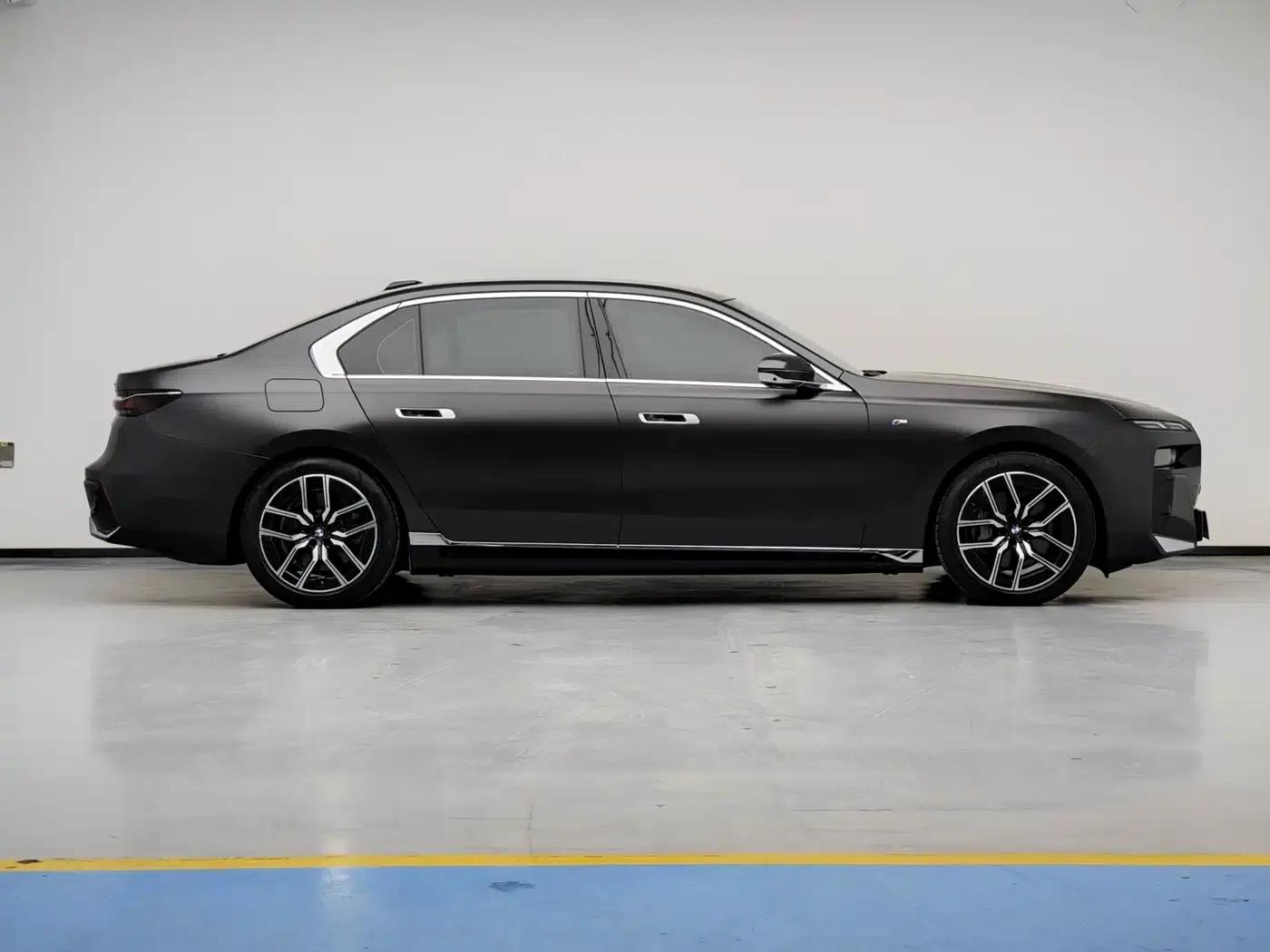 BMW i7 2023 eDrive50L Leading M Sport Package — миниатюра 8