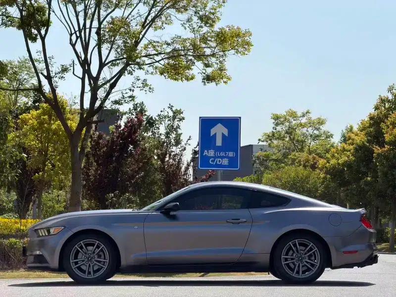 2017 Mustang 2.3T Automatic Rear-Wheel Drive 4-Seater (Parallel Import) — миниатюра 3