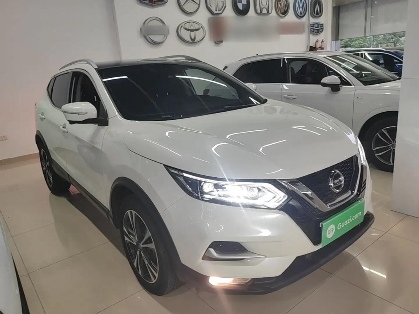 Nissan Qashqai 2022 2.0L CVT XV Premier Luxury Edition — миниатюра 3