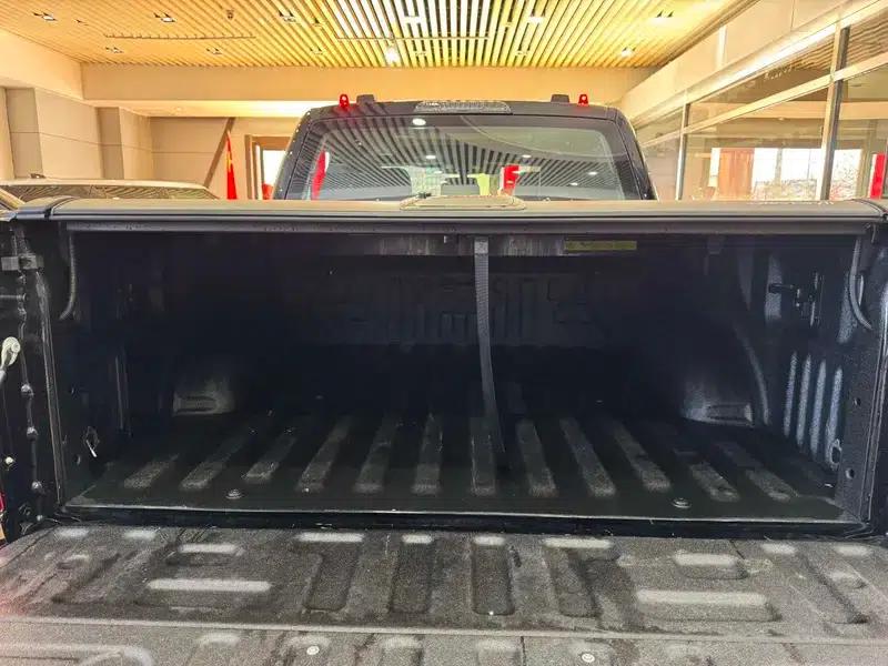 2022 Ford F-150 Raptor EcoBoost 3.5T V6 — миниатюра 11
