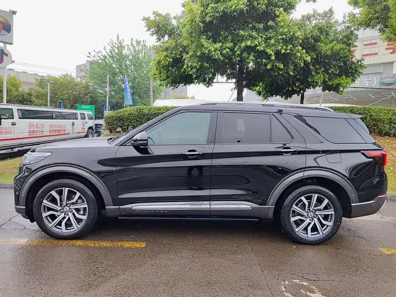 2023 Ford Explorer EcoBoost 285 AWD Titanium Edition (6-seater) — миниатюра 3