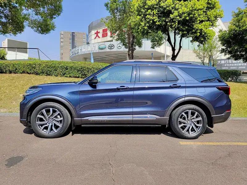 2023 Ford Explorer EcoBoost 285 AWD Titanium Edition (6-seater) — миниатюра 3