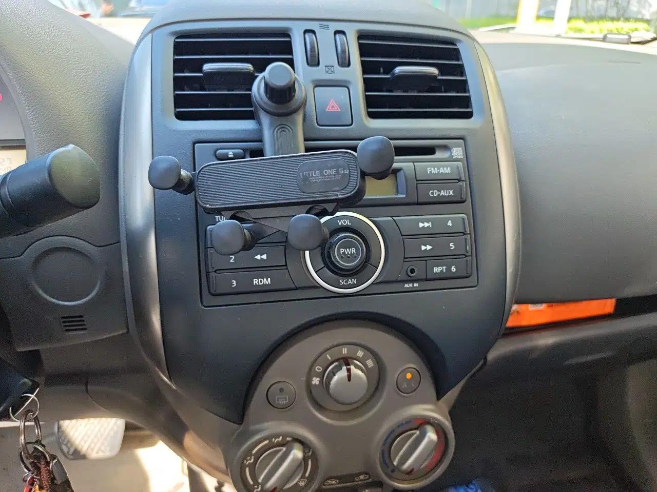 Nissan Sunny 2011 1.5XE CVT Comfort Edition — миниатюра 13