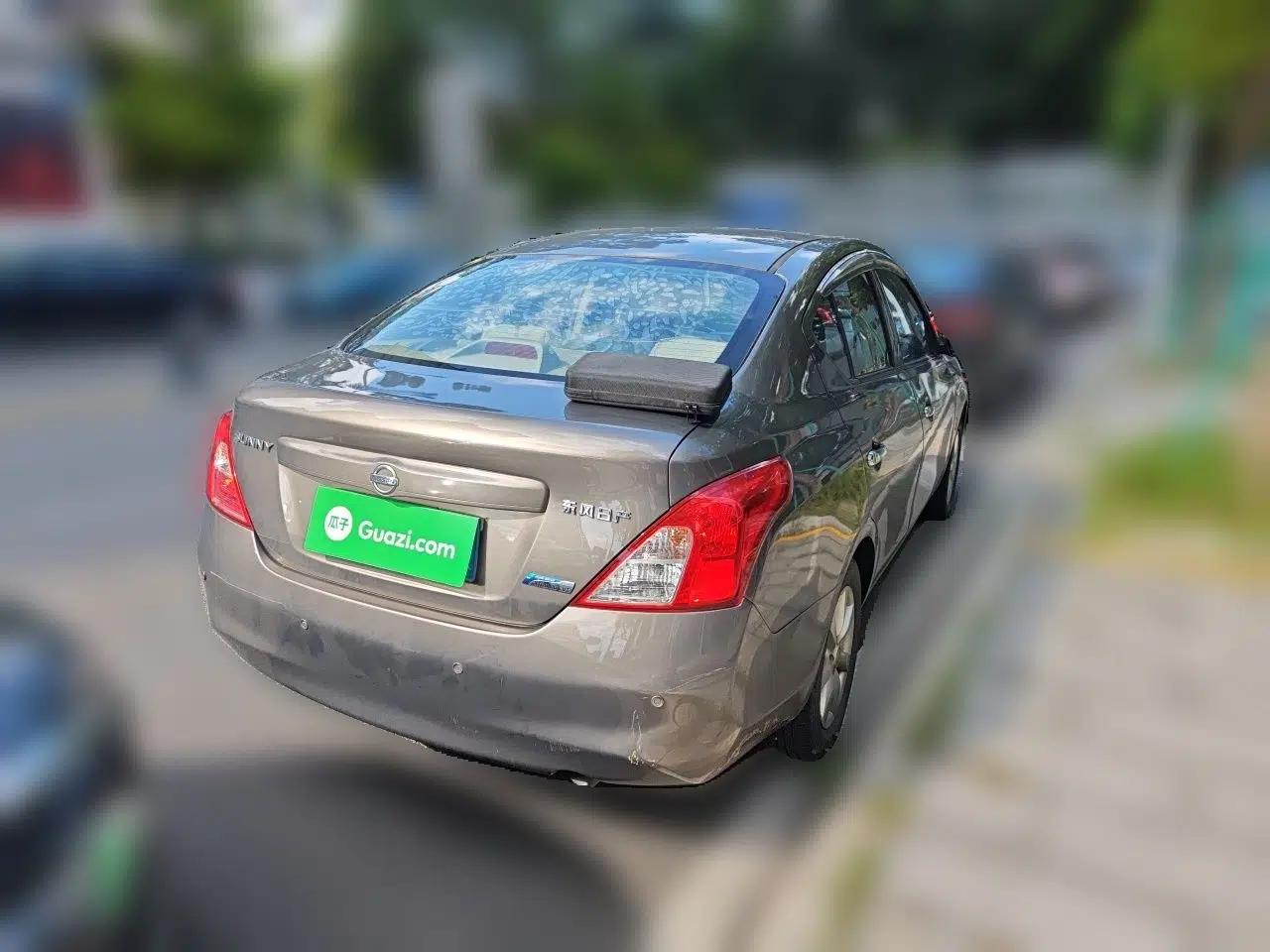 Nissan Sunny 2011 1.5XE CVT Comfort Edition — миниатюра 6