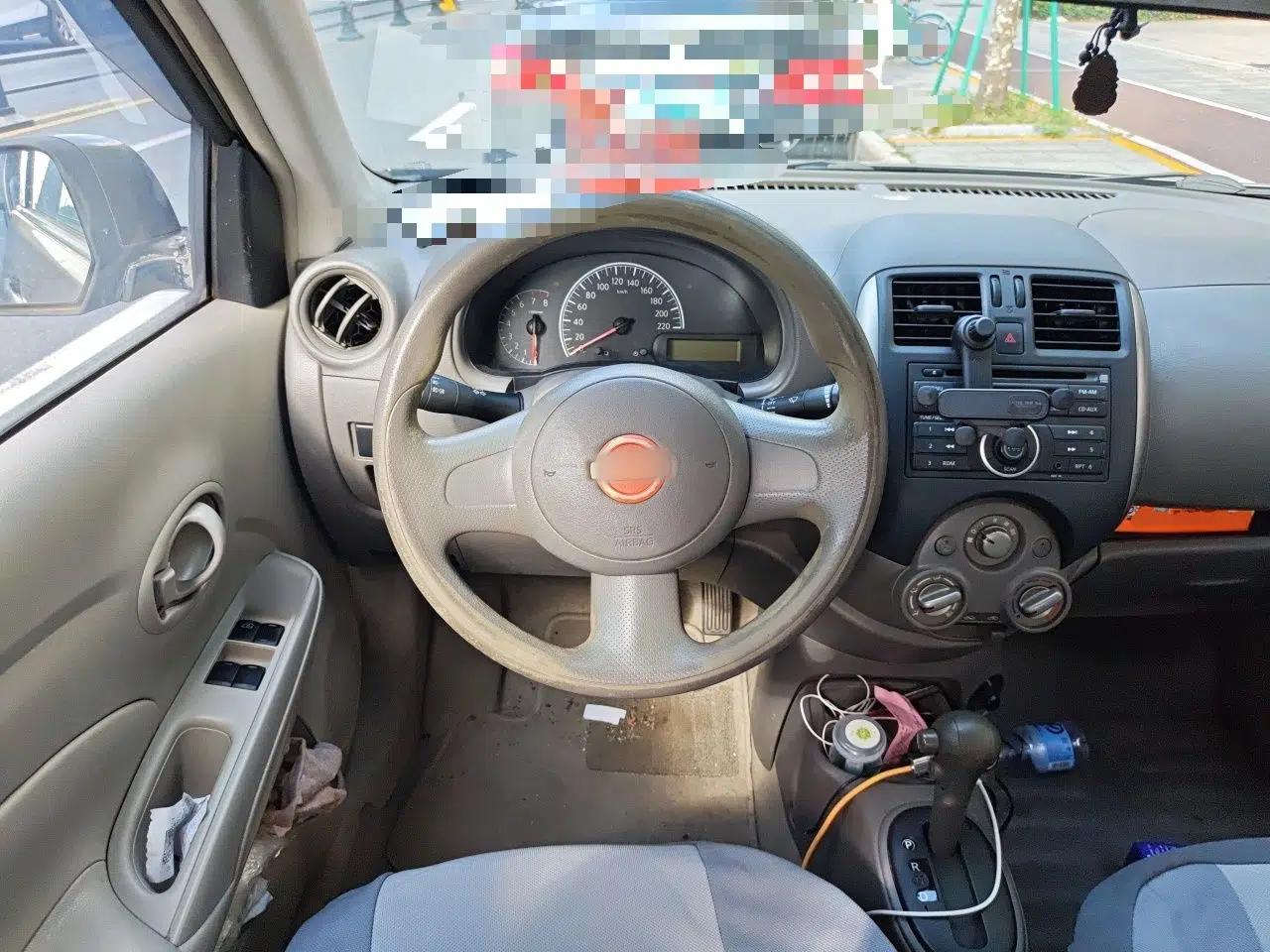 Nissan Sunny 2011 1.5XE CVT Comfort Edition — миниатюра 10