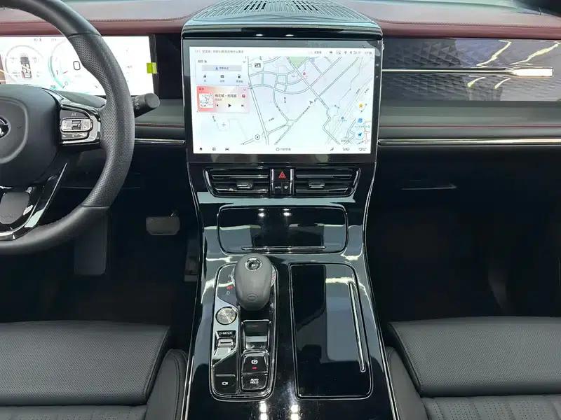 Trumpchi M8 2024 Master Series 2.0TGDI Supreme Edition — миниатюра 11