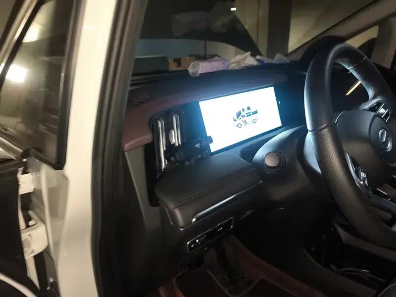 Trumpchi M8 2024 Master Series 2.0TGDI Premium Edition — миниатюра 13