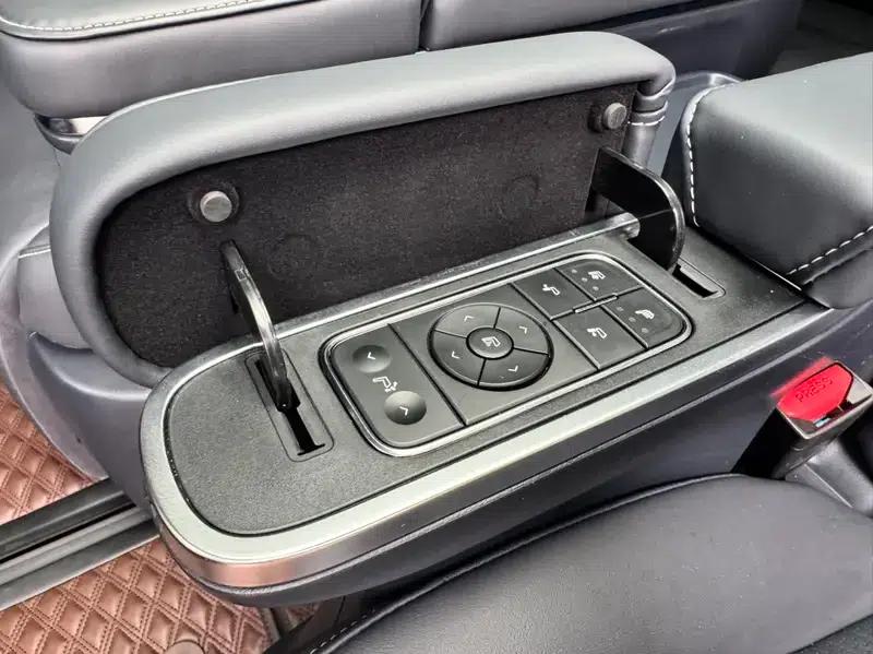 Trumpchi M8 2021 Master Series 390T Supreme Edition — миниатюра 5