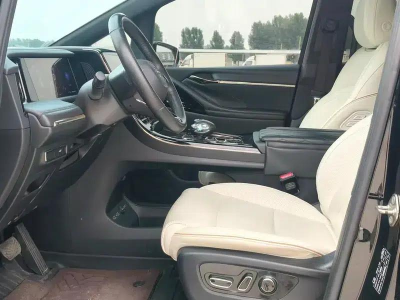 Trumpchi M8 2023 Master Series 2.0TGDI Flagship Edition — миниатюра 9