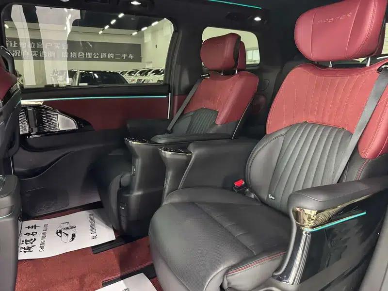 Trumpchi M8 2024 Master Series 2.0TM Super Hybrid — миниатюра 9