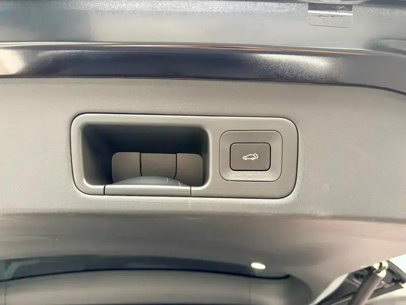 Trumpchi M8 2024 Master Series 2.0TGDI Premium Edition — миниатюра 7