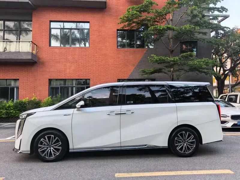 Trumpchi M8 2024 Master Series 2.0TGDI Supreme Edition — миниатюра 4