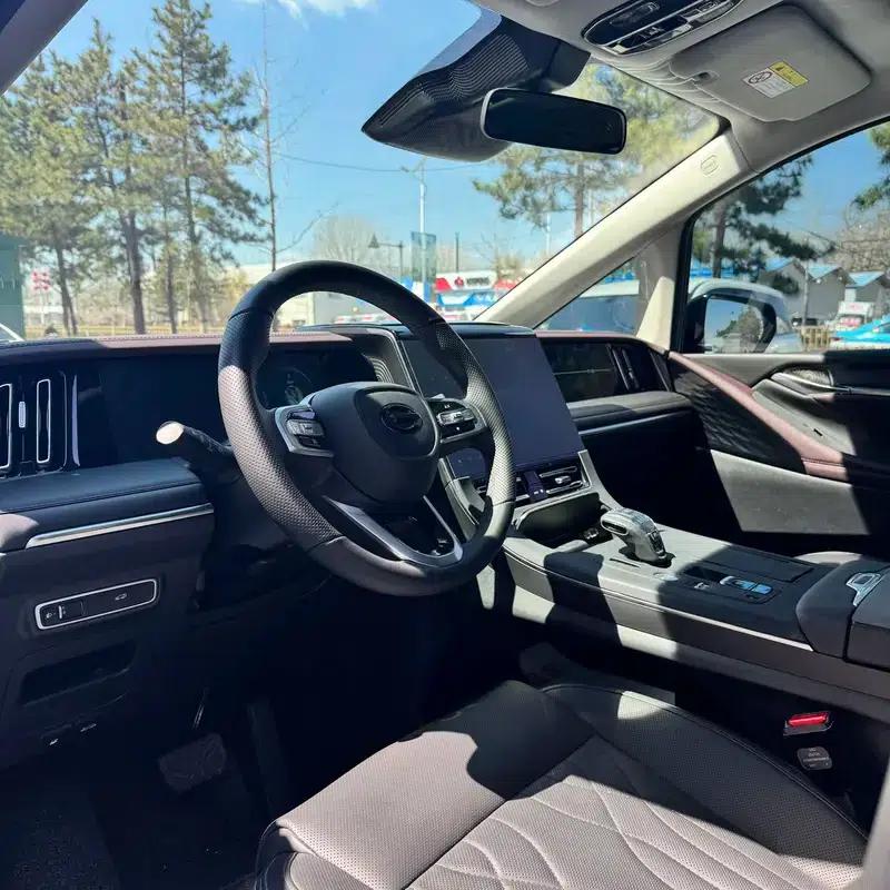 Trumpchi M8 2024 Master Series 2.0TGDI Premium Edition — миниатюра 8