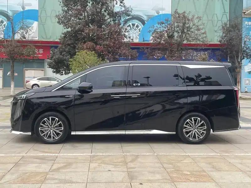 Trumpchi M8 2024 Master Series 2.0TGDI Supreme Edition — миниатюра 3