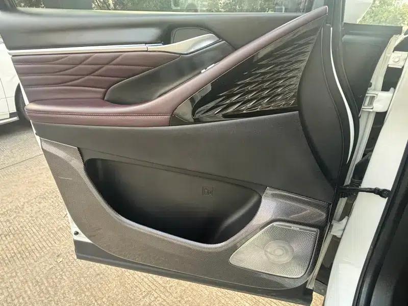 Trumpchi M8 2024 Master Series 2.0TGDI Premium Edition — миниатюра 12