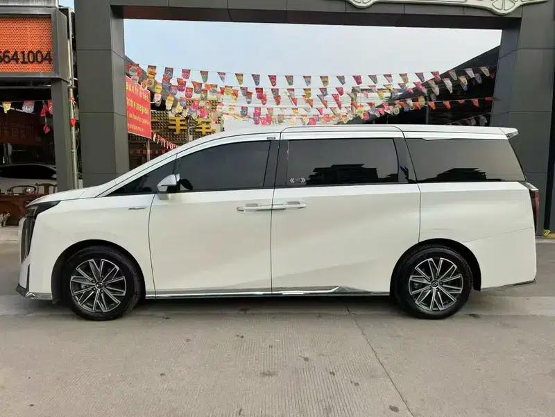 Trumpchi M8 2024 Master Series 2.0TGDI Premium Edition — миниатюра 3