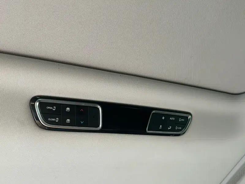 Trumpchi M8 2024 Master Series 2.0TGDI Premium Edition — миниатюра 23