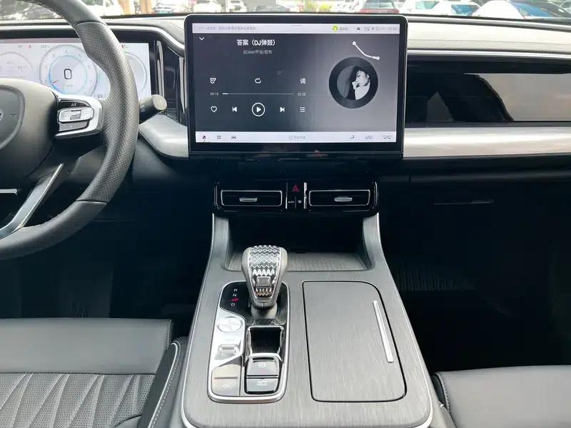 Trumpchi GS8 2025 Navigator Series 2.0TGDI 2WD 5-Seater Luxury Edition — миниатюра 9