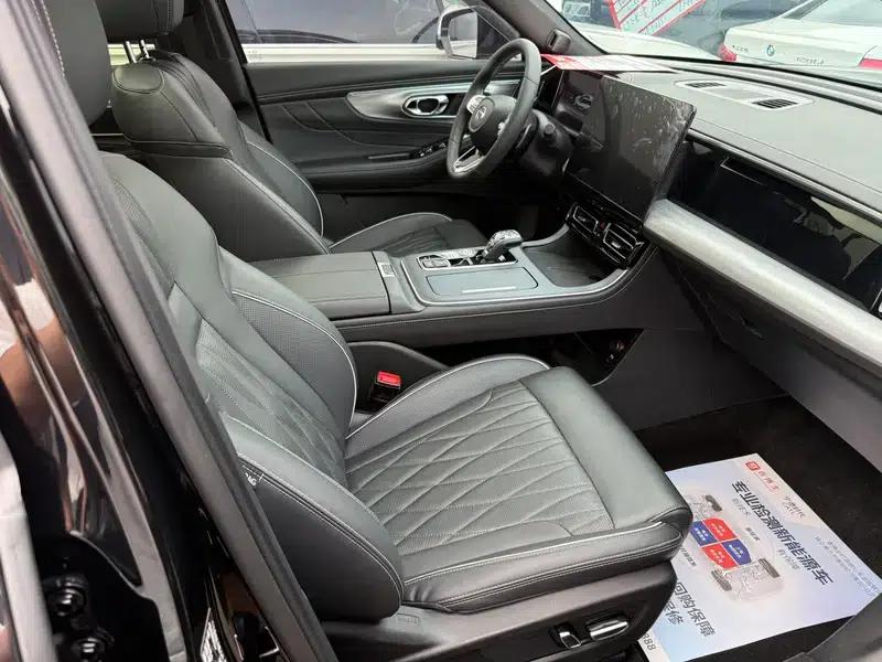 Trumpchi GS8 2024 Navigator Series 2.0TGDI Two-Wheel Drive Luxury Intelligent Edition — миниатюра 19