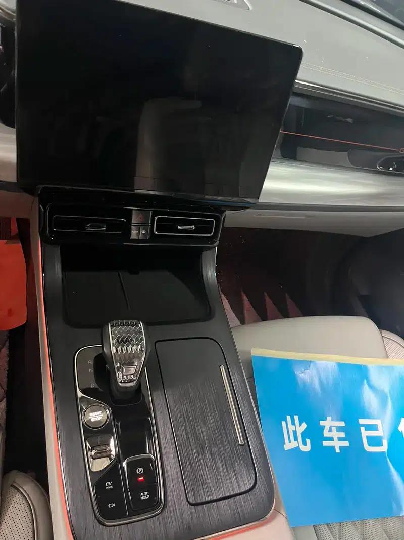 Trumpchi GS8 2022 Dual Engine Series 2.0TM Hybrid 4WD Premium Edition 7-Seater — миниатюра 10