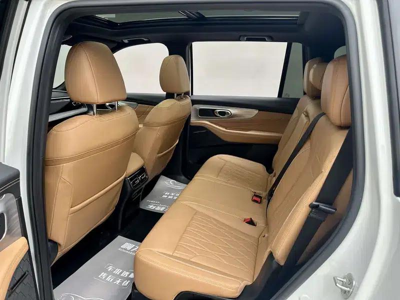 Trumpchi GS8 2025 Navigator Series 2.0TGDI 2WD 5-Seater Luxury Edition — миниатюра 12