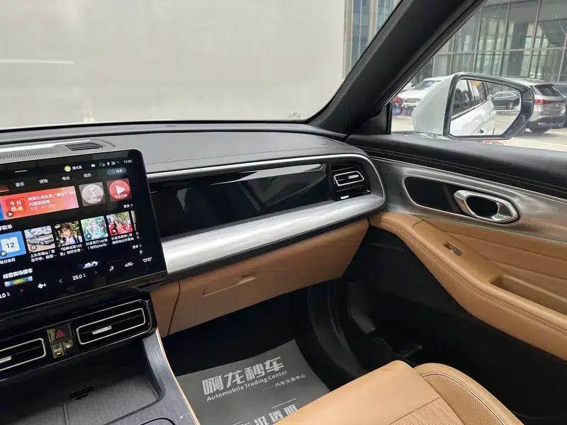 Trumpchi GS8 2025 Navigator Series 2.0TGDI 2WD 5-Seater Luxury Edition — миниатюра 6