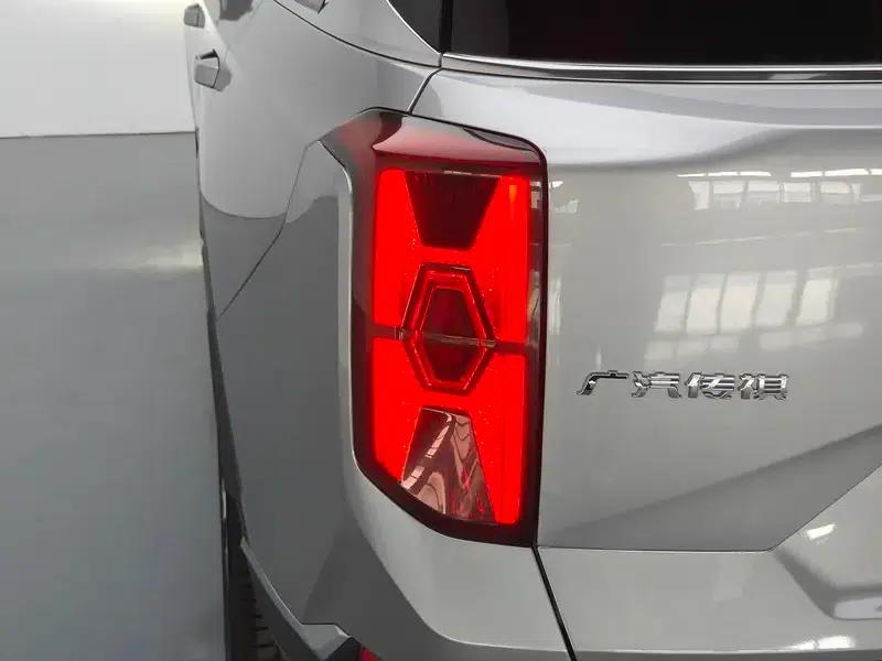 Trumpchi GS8 2022 Navigator Series 2.0TGDI 4WD Luxury Intelligent Connected Edition 6-Seater — миниатюра 13