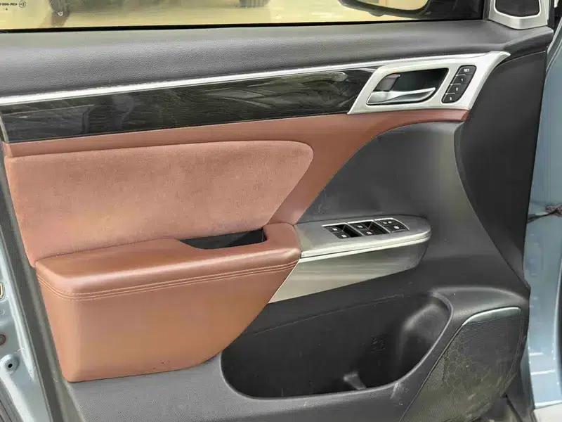 Trumpchi GS8 2017 320T 2WD Luxury Intelligent Connected Edition 7-Seater — миниатюра 8