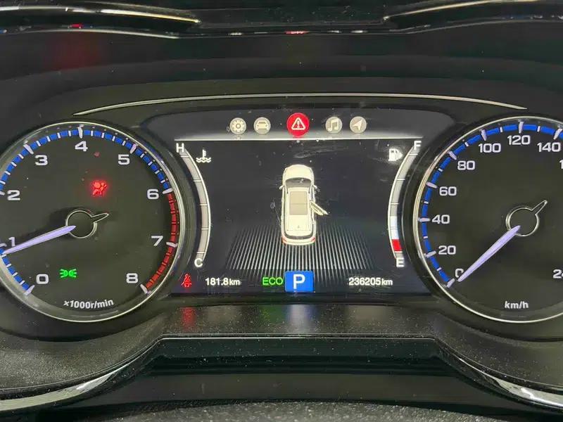 Trumpchi GS8 2017 320T 2WD Luxury Intelligent Connected Edition 7-Seater — миниатюра 10