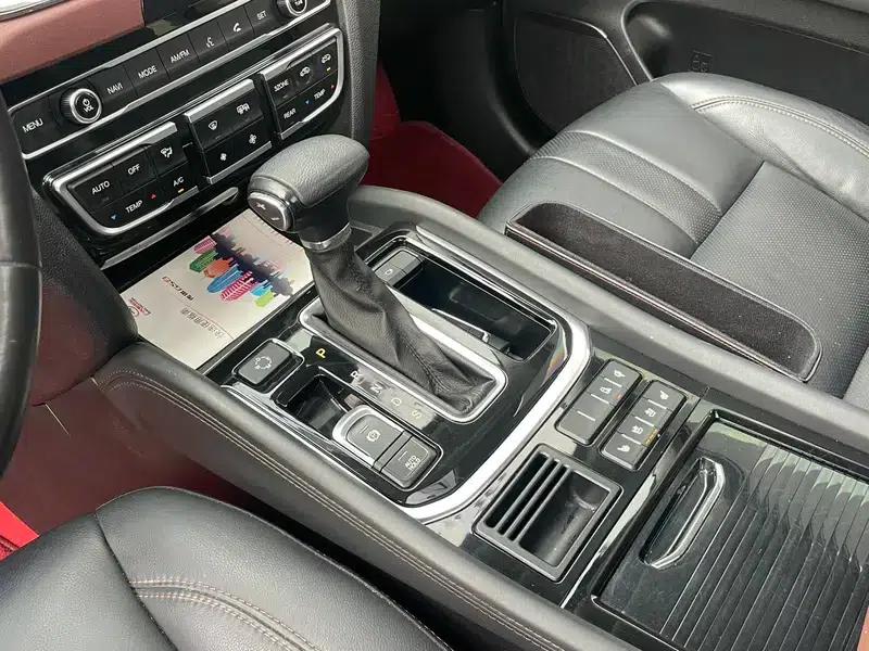 Trumpchi GS8 2017 320T 2WD Luxury Edition 7-Seater — миниатюра 16