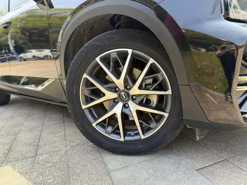 Trumpchi GS8 2022 Navigator Series 2.0TGDI 2WD Luxury Intelligent Connected 7-Seater — миниатюра 9