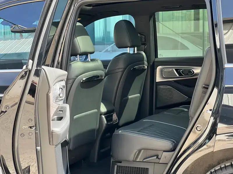 Trumpchi GS8 2022 Dual Engine Series 2.0TM Hybrid 4WD Premium Edition 7-Seater — миниатюра 9