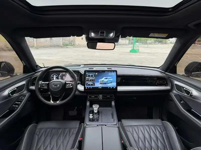 Trumpchi GS8 2022 Dual Engine Series 2.0TM Hybrid 2WD Premium Edition 7-Seater — миниатюра 5