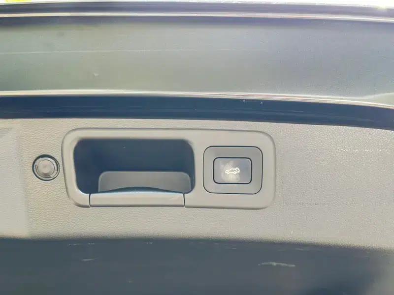 Trumpchi GS8 2022 Navigator Series 2.0TGDI 4WD Luxury Intelligent Connected 7-Seater — миниатюра 13