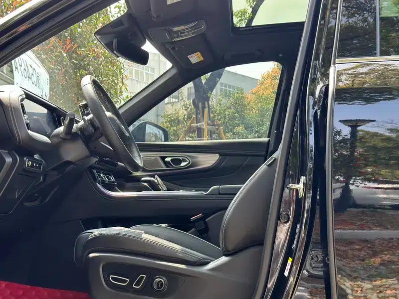Trumpchi GS8 2022 Navigator Series 2.0TGDI 4WD Luxury Intelligent Connected 7-Seater — миниатюра 22