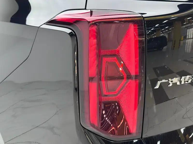 Trumpchi GS8 2022 Navigator Series 2.0TGDI 2WD Luxury Intelligent Connected 7-Seater — миниатюра 13