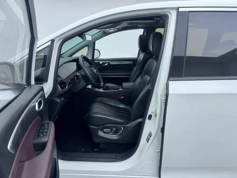 Trumpchi M6 2023 PRO 270T WDCT Luxury Edition — миниатюра 17