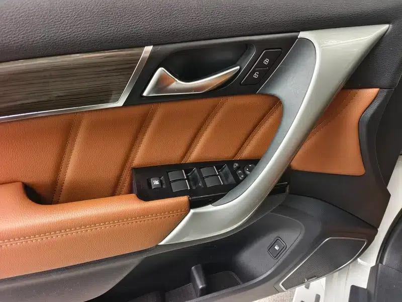 Haval H9 2015 2.0T 4WD Super Luxury 7-Seater — миниатюра 17