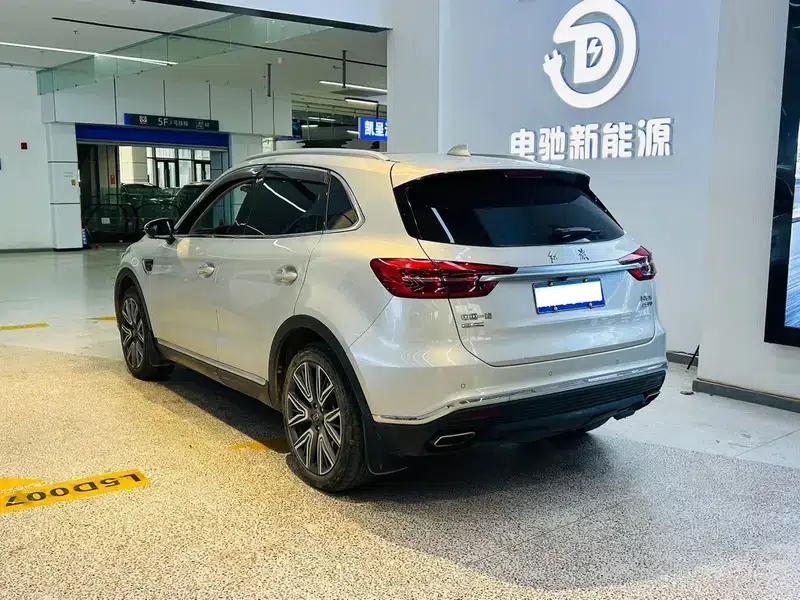 Hongqi HS5 2022 2.0T Intelligent Flagship 4WD Edition — миниатюра 3