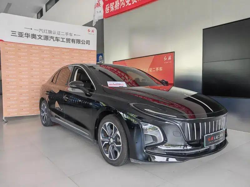 Hongqi E-QM5 2023 Basic Travel Edition — миниатюра 3